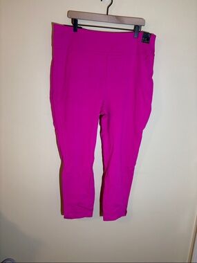 Women's High-Rise Skinny Capri - Hot Pink